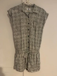 Old Navy Damen XS Strampler Einteiler schwarz weiß gepunktet Shorts Kragen Knopf - Bild 1 von 3