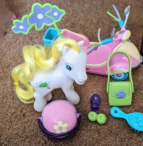 My Little Pony G3 Butterfly Island Scootin' Along Breezie  Hasbro Full Playset - Picture 1 of 12