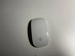 Apple Magic Mouse A1296 Bluetooth, Batteriebetrieben, 2xAA - Bild 1 von 3