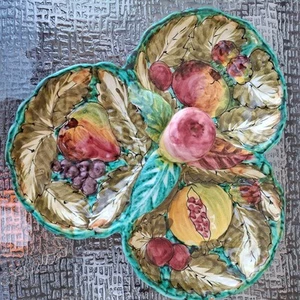 Plato de servir vintage de mayólica frutas y hojas 3 partes pintado a mano Italia años 60 - Imagen 1 de 10