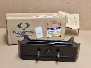 SsangYong Rexton Actyon Engine Mount Bracket 3194008001 Genuine NEW OEM - Picture 1 of 10