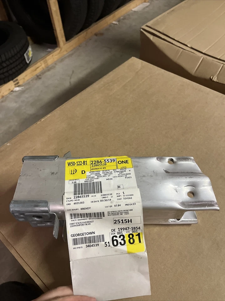 Amortiguador parachoques delantero izquierdo GM OEM 22865539 nuevo Foto 1 de 1