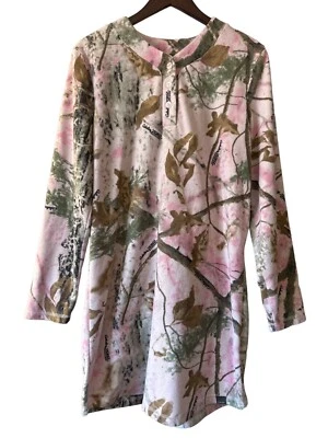 Cabelas Night Shirt Size Medium Zonz Woodlands Fleece Camo Henley Nightgown - Image 1 of 4