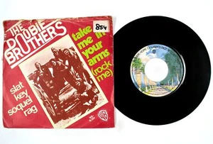 The Doobie Brothers – Take Me In Your Arms (Rock Me) 7" Vinyl VG+/G AR260 - Picture 1 of 4