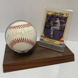 Roger Clemens Signed Baseball Autograph Red Sox & Fleer Card on stand - Cy Young - Picture 1 of 12