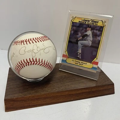 Roger Clemens Signed Baseball Autograph Red Sox & Fleer Card on stand - Cy Young - Image 1 of 4