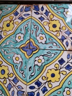 Sellette en fer forgé et céramiques polychromes (Tunisie) Début XXème - Photo 1/4