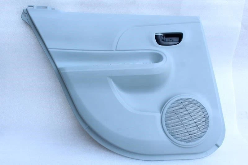 Toyota Prius C 2012 2013 2014 2015 2016 2017 panel de moldura de puerta trasera izquierda gris Fe28 Foto 1 de 4