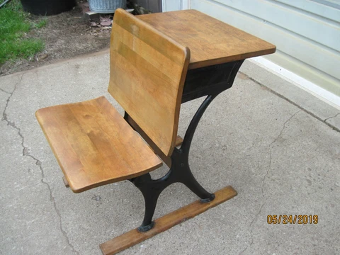 VINTAGE WOODEN SCHOOL DESK-EXCELLENT CONDITION Cover