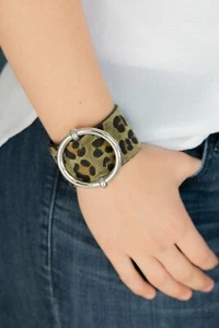 Paparazzi Bracelet Jewelry - Asking FUR Trouble Green Cheetah Snap Wrap Urban - Picture 1 of 2