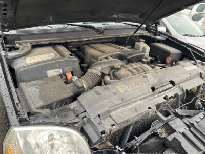 Motor limpiaparabrisas usado se adapta a: 2013 GMC Yukon grado A Foto 1 de 4