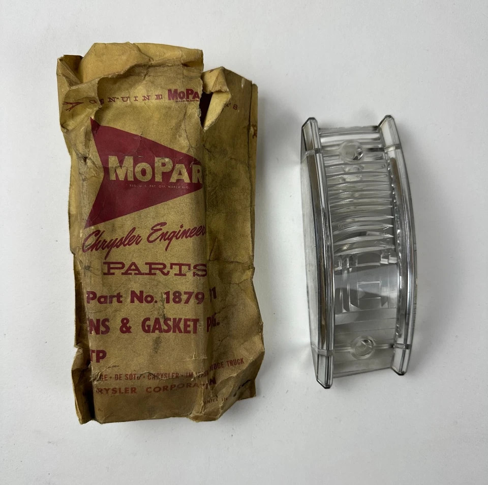 Lente señal de giro izquierda Plymouth Mopar 1959 nuevo de stock #1879591 Foto 1 de 1