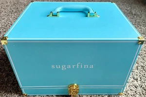 Sugarfina Box blau Signatur Bonboniere groß für 20 Süßigkeitenboxen - Bild 1 von 4