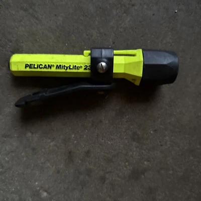 Pelican MityLite 2340 Compact & Lightweight Flashlight - Xenon Beam - Emergency - Image 1 of 4
