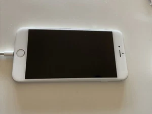 Apple iPhone 6 - 16GB - Space Gray (Unlocked) A1522 MGCL2LL/A - Picture 1 of 11