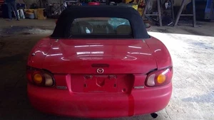 Passenger Front Spindle/Knuckle Without ABS Fits 99-05 MAZDA MX-5 MIATA 6317937 - Picture 1 of 12