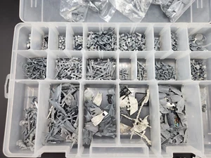 Warhammer Fantasy/Old World/AoS -  Chaos Warriors huge bits LOT + Extra Bits OOP - Picture 1 of 6
