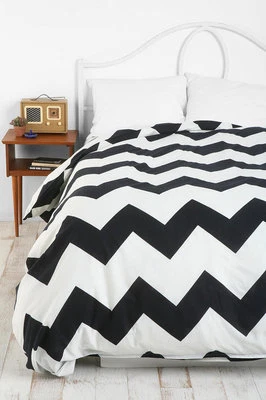 Urban Outfitters Zigzag Funda Nórdica Doble XL Negro Blanco Chevron Rayas Conjunto  Foto 1 de 4