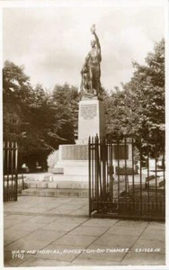 ECHTFOTO POSTKARTE VOM KRIEGERDENKMAL, KINGSTON-ON-THAMES, LONDON, SURREY - Bild 1 von 2