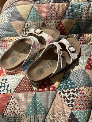Sandalias Birkenstock Sydney Veganas Florales Slides Talla 37 EE. UU. 6 Foto 1 de 4