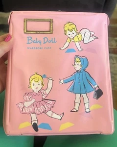 Vintage Miner Baby Doll Wardrobe Case Made in USA With Doll And Clothes Blonde - Imagen 1 de 23