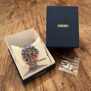 Custom Seiko Mod GMT watch Automatic NH35 40mm Pepsi Blue Red Bezel Oyster Band - Picture 1 of 12