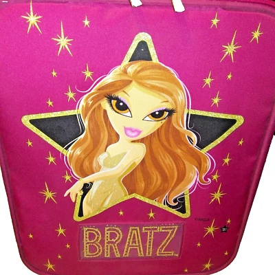 Bolsa de viaje Bratz maleta rodante/estuche de almacenamiento para muñecas asa se extiende de colección Foto 1 de 4