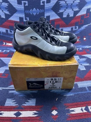 Vintage Oakley MENS Size 9.5 Factory Team Crank Fog Shoes Style # 31011 Software - Image 1 of 4