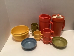 Vintage Tupperware Kinder Spielset Geschirr, Tassen und Krüge - Bild 1 von 14