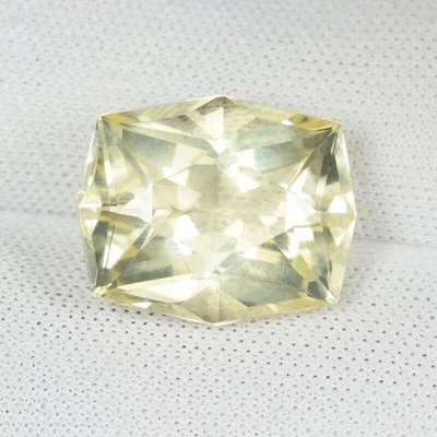 7.77 ct  LUSTROUS RARE HUGE" NATURAL LABRADORITE / ANDESINE See Vdo FANCY CUT SP - Image 1 of 2