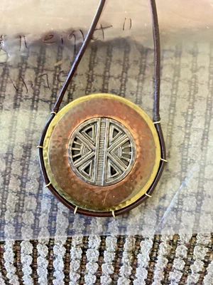 Collar Circular Brújula Cobre “SILPADA” N3341 Plata Esterlina Latón Cuero Foto 1 de 4