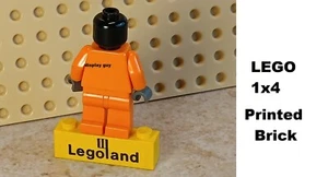 LEGO Legoland Printed Brick Europe Denmark 1x4 Yellow Black Print Figure Stand - Picture 1 of 1