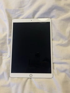 Apple iPad Pro 1st Gen. 256GB, Wi-Fi, 11 in - Space Grey - Picture 1 of 3