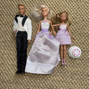 Barbie Wedding Set With Bride & Groom Dolls Stacie, Chelsea & Flowers - Picture 1 of 6