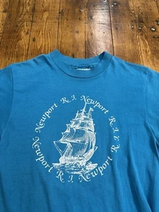 Camicia da barca vintage Newport Rhode Island taglia M Hanes nave a vela - Foto 1 di 12