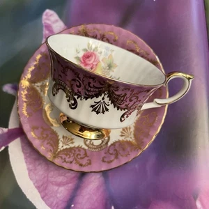Paragon By Appointment To Her Majesty The Queen Purple Gold Filigree Cup Saucer - Picture 1 of 19