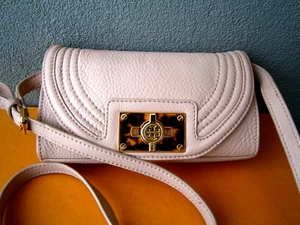 TORY BURCH CROSSBODY PEBBLE LEATHER BAG. - Picture 1 of 12