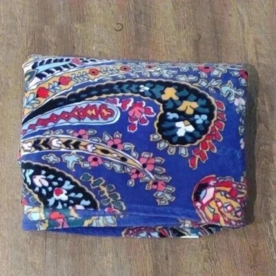 Vera Bradley Paisley throw blanket 75x48 - Image 1 of 4