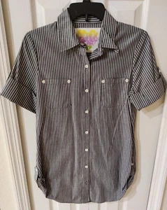 Derek Heart Women's Grey White Striped Button Front Tunic Top Blouse Size Medium - Picture 1 of 6