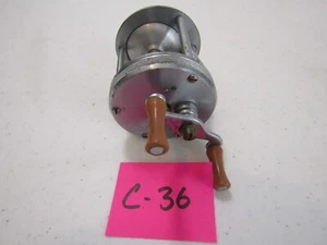 VINTAGE C-37 PFLUGER TRUMP 1943 FISHING REEL CASTING REEL FISHING SPORT - Picture 1 of 2