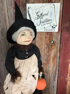 Joe Spencer Eunice Strega con Zucca 43" Halloween Mensola Sitter - Foto 1 di 9