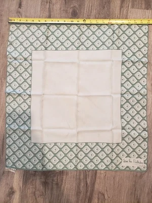 Cachecol geométrico Diane For Furstenberg vintage verde seda quadrado 22 - Imagem 1 de 4