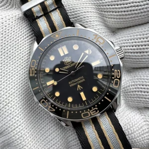 STEELDIVE 300M Waterproof Automatic Watch For Men Luminous Dial Luxury Watch - Bild 1 von 6