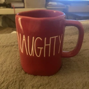 Rae Dunn Navidad Travieso Bonito Rojo Blanco Taza Colección Artesanal Magenta - Imagen 1 de 7