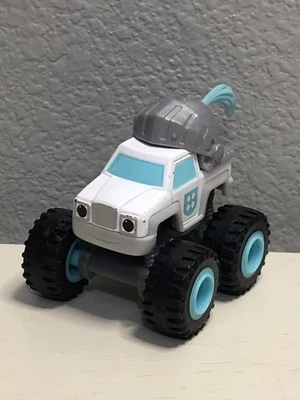 Camión de juguete Blaze and The Monster Machines Knight DieCast Mattel 2014 usado Foto 1 de 4