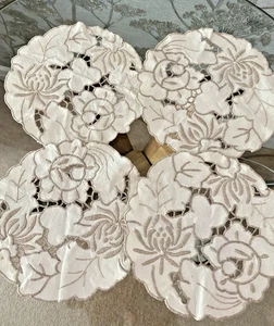 4 VINTAGE IVORY COTTON ROUND TABLE MATS/DOILIES~CHINESE HAND EMBROIDERY 7" - Picture 1 of 2