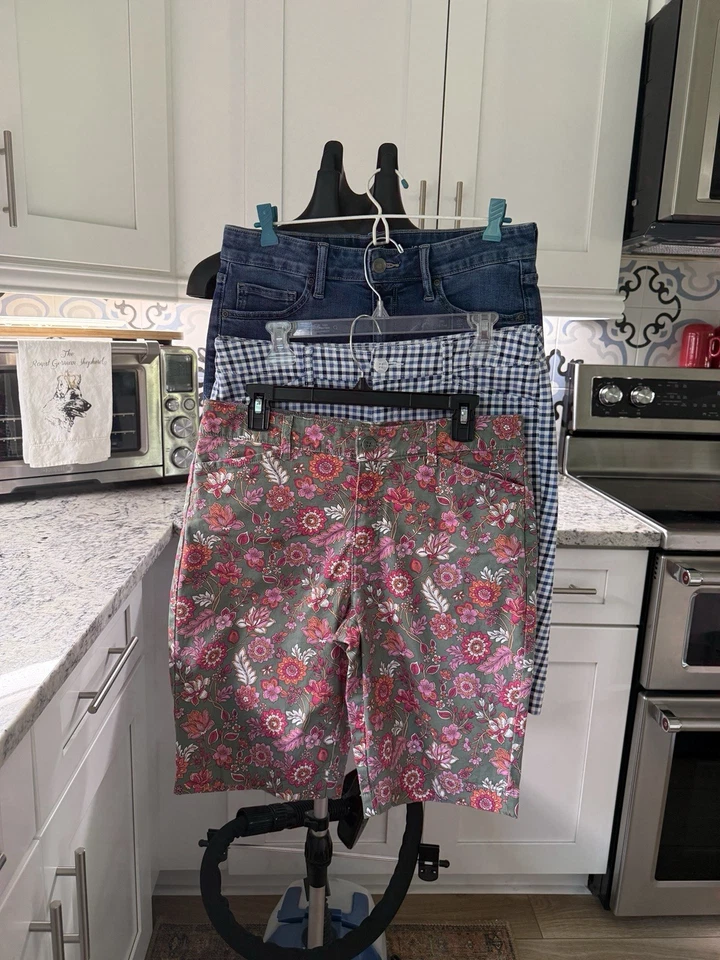 3 пары бермудских шорт St. John's Bay размер 10 дюймов цветочный/синий чек/джинсовая ткань  - Изображение 1 из 4