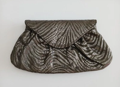 Bolsa de couro Lauren Merkin Clutch feminina média metálica bronze prata bolsa NYC - Imagem 1 de 4