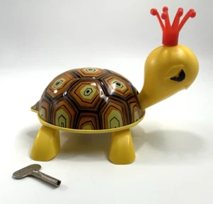 Vintage russische Metall Schildkröte Schildkröte mit roter Krone Aufziehspielzeug mit Schlüssel - Bild 1 von 7