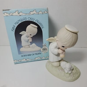 Precious Moments GOD'S RAY OF MERCY Vintage 1984 PM-841 Figurine, Angel, Lamb - Picture 1 of 9
